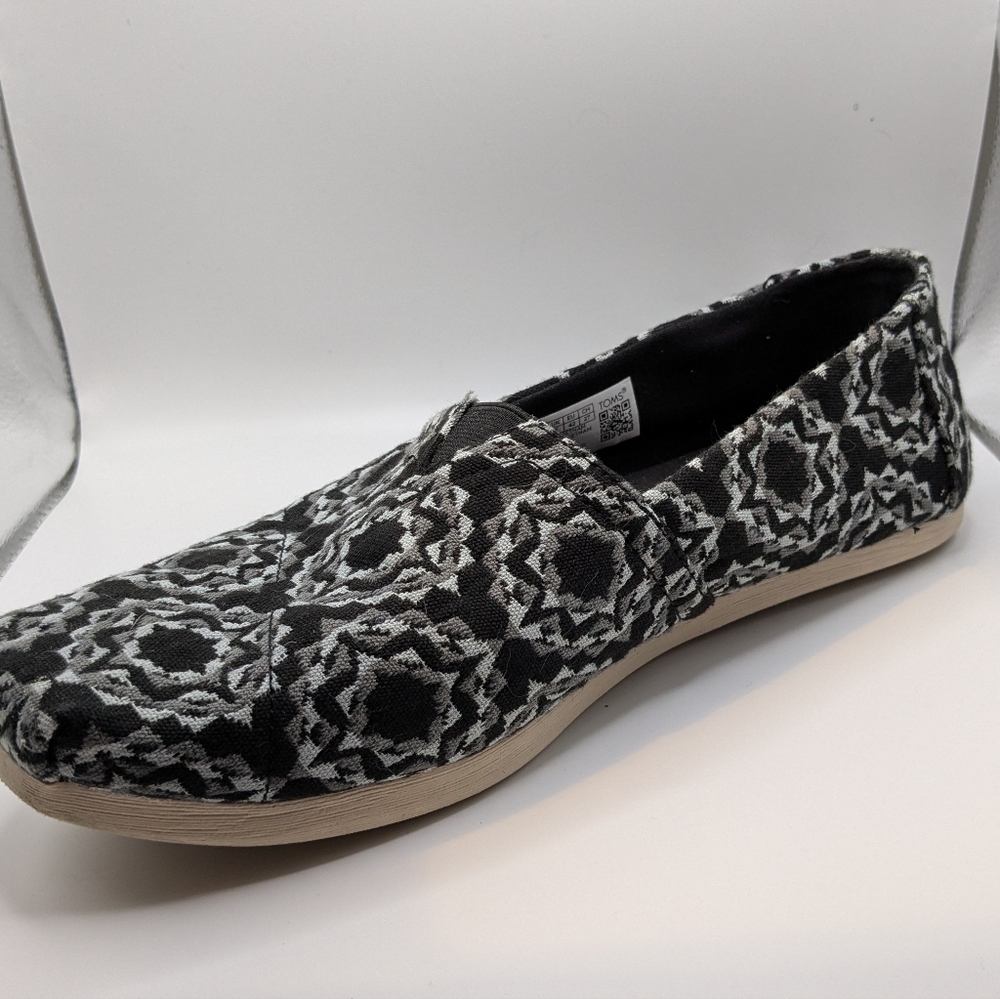 TOMS Women's Black and White Patterned Canvas Slip On Loafers - Picture 4 of 7
